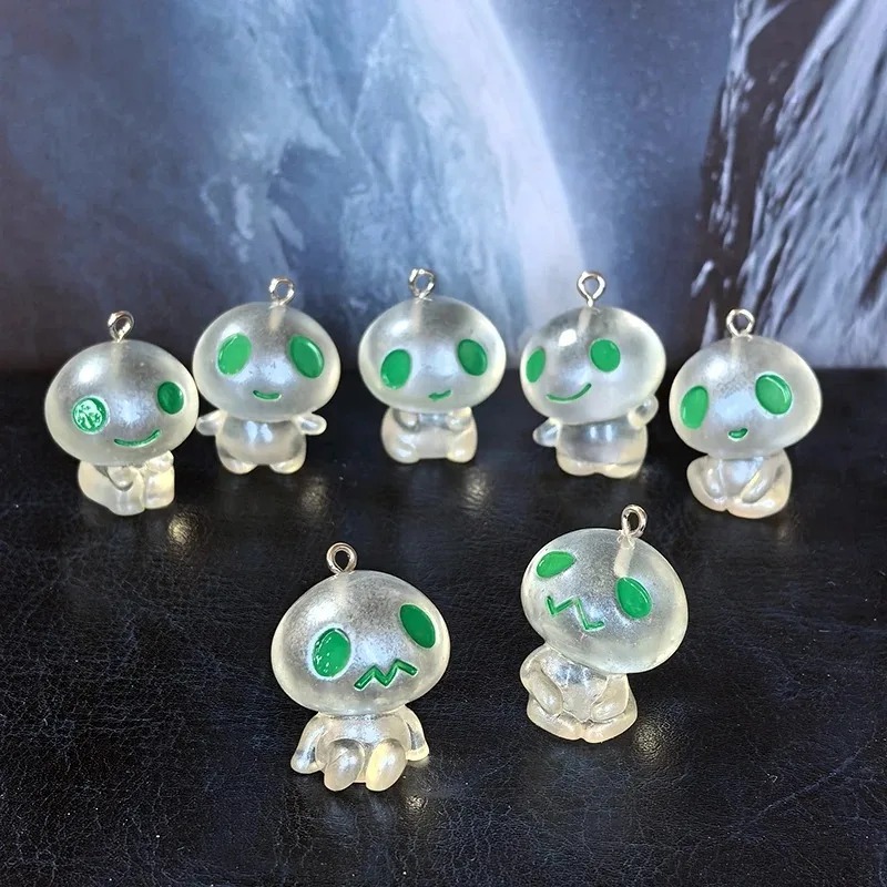 7개 야광 외계인 레진 참, 야광 만화 외계인 펜던트  - Resin Art Keychain 리뷰 및 가격